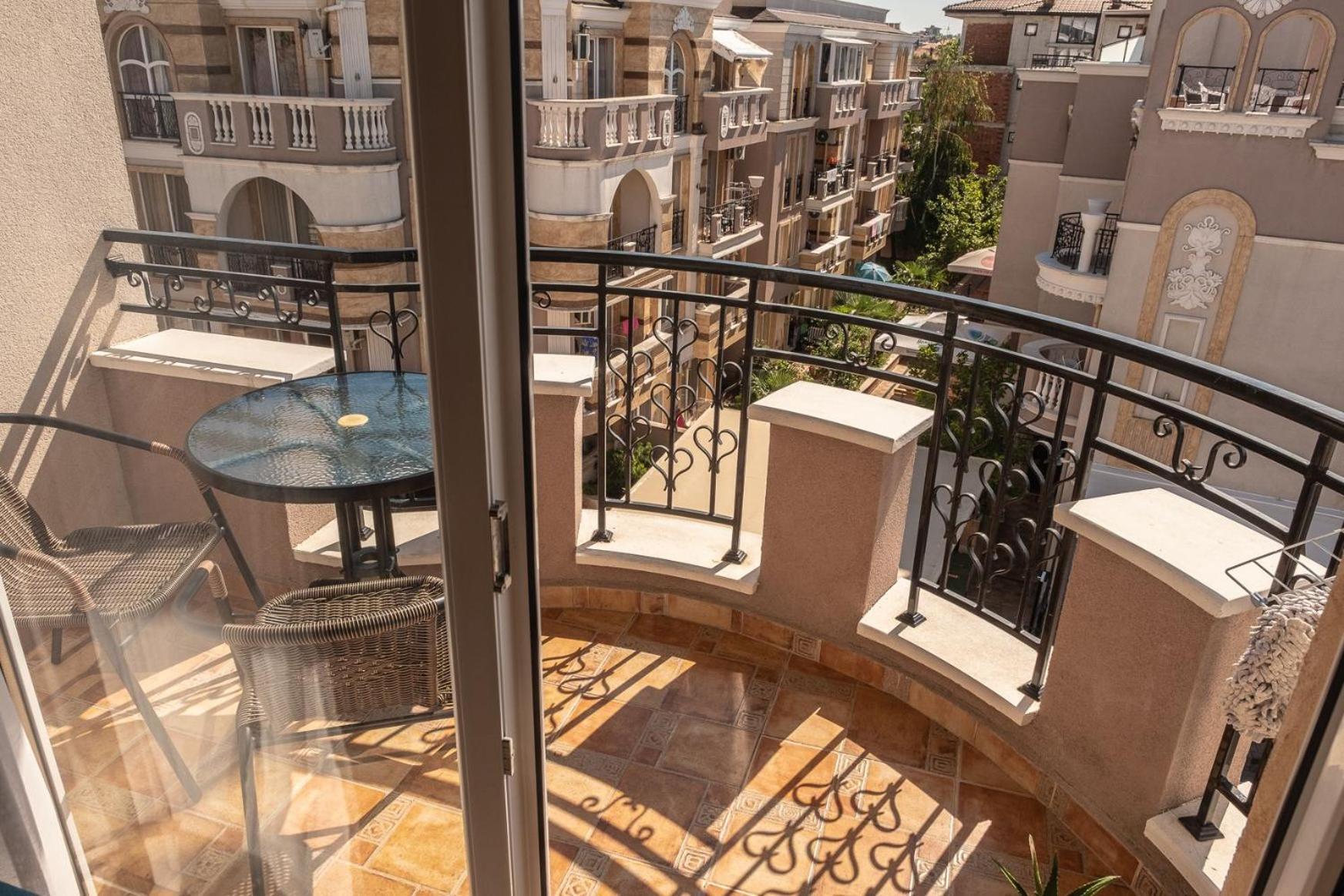 Melia Lux Apartment Равда Экстерьер фото